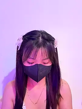 Maeve2k5 online show from 09.20.25