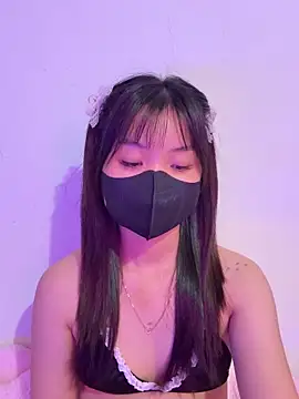 Maeve2k5 online show from 09.22.25