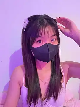 Maeve2k5 online show from 09.22.25