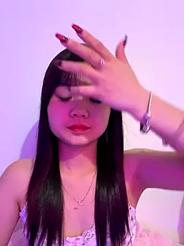 Maeve2k5 online show from 09.30.25