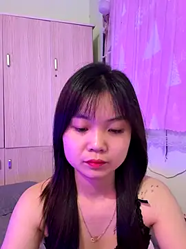 Maeve2k5 online show from 10.04.25