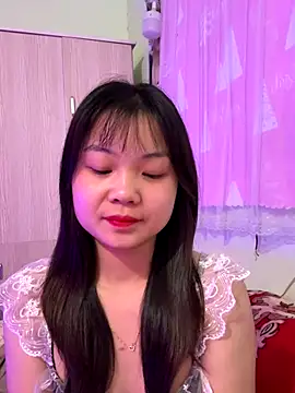 Maeve2k5 online show from 10.25.25