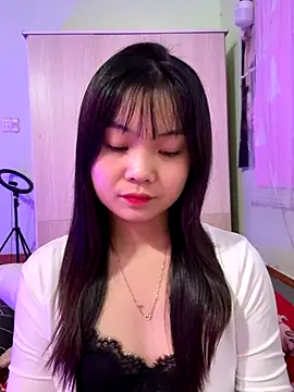 Maeve2k5 online show from 11.03.25