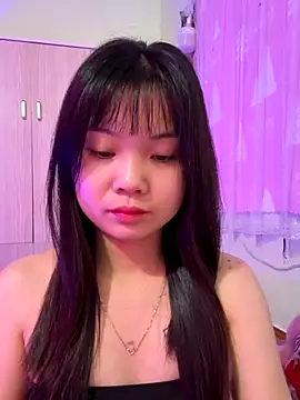 Maeve2k5 online show from 11.22.25