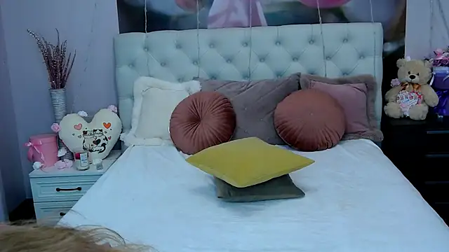 VioletUmi online show from 03.12.25