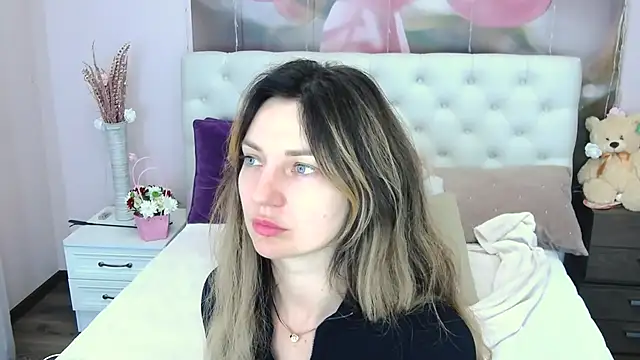 VioletUmi online show from 09.29.25