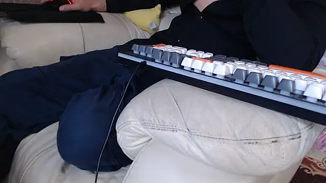 MrStraightDik online show from 11.18.25