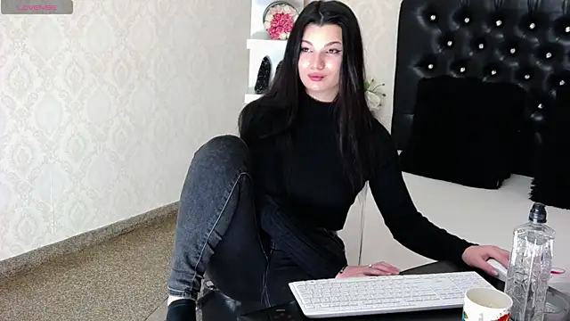 Allisonn223 online show from 12.28.24