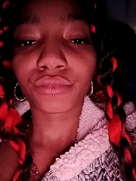 Snapshot of Laanegraofficial_ chatting on 12.13.24 Laanegraofficial online show from 12.13.24