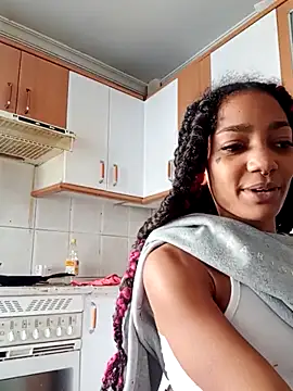 Snapshot of Laanegraofficial_ chatting on 10.02.25 Laanegraofficial online show from 10.02.25