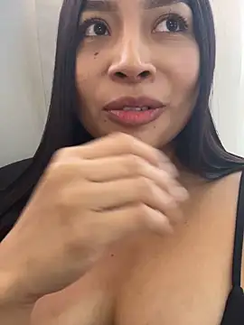 Snapshot of CarolineMaldonado chatting on 09.27.25 CarolineMaldonado online show from 09.27.25