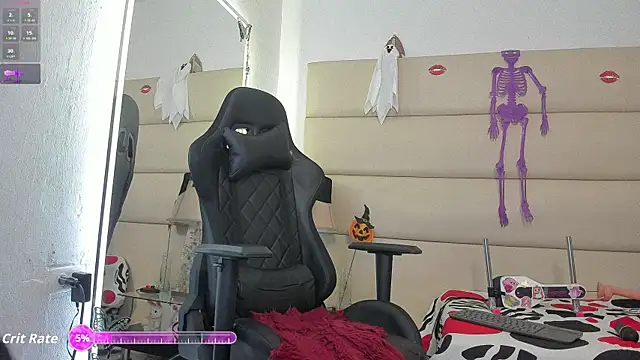 Snapshot of avatomas_02 chatting on 10.31.25 avatomas 02 online show from 10.31.25