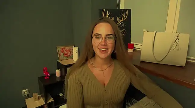 Snapshot of luxie_milady chatting on 12.03.24 luxie milady online show from 12.03.24