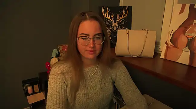 Snapshot of luxie_milady chatting on 12.17.24 luxie milady online show from 12.17.24