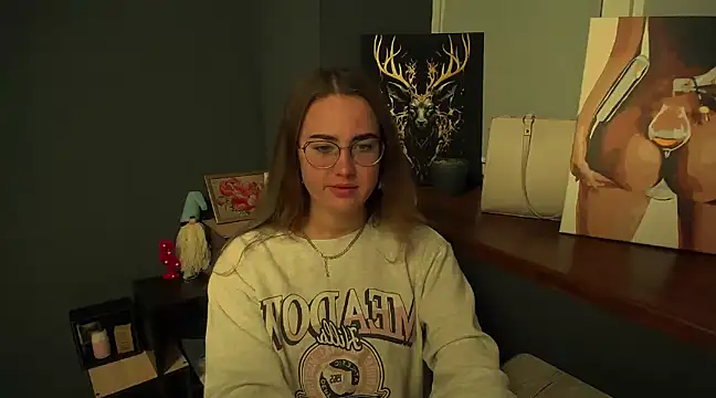 Snapshot of luxie_milady chatting on 12.27.24 luxie milady online show from 12.27.24