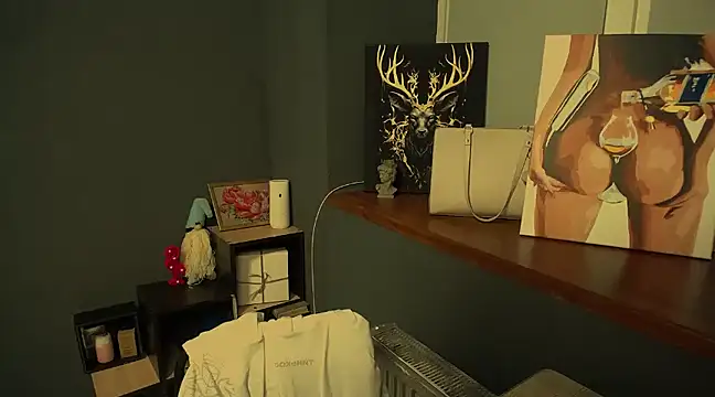 Snapshot of luxie_milady chatting on 01.03.25 luxie milady online show from 01.03.25
