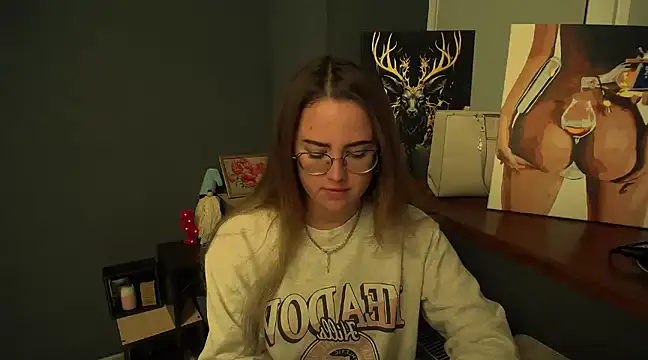 Snapshot of luxie_milady chatting on 01.06.25 luxie milady online show from 01.06.25
