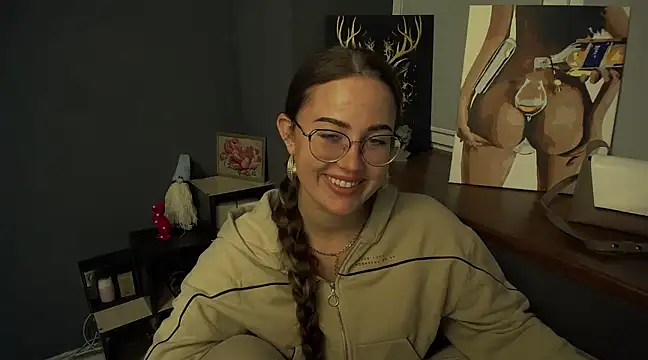 Snapshot of luxie_milady chatting on 02.04.25 luxie milady online show from 02.04.25