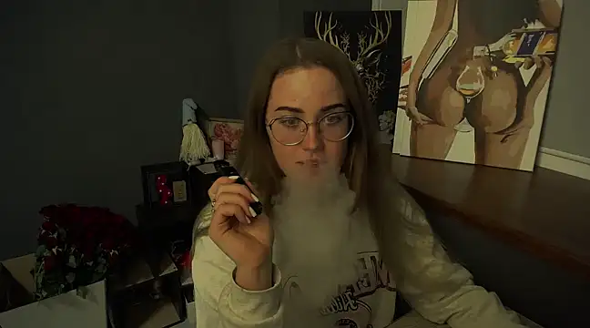 Snapshot of luxie_milady chatting on 02.19.25 luxie milady online show from 02.19.25
