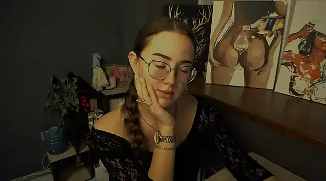 Snapshot of luxie_milady chatting on 03.07.25 luxie milady online show from 03.07.25
