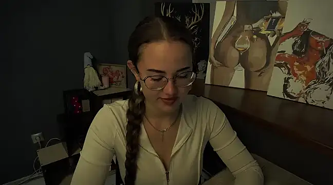 Snapshot of luxie_milady chatting on 03.11.25 luxie milady online show from 03.11.25