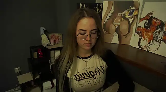 Snapshot of luxie_milady chatting on 03.13.25 luxie milady online show from 03.13.25