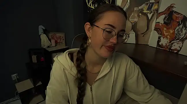Snapshot of luxie_milady chatting on 03.19.25 luxie milady online show from 03.19.25
