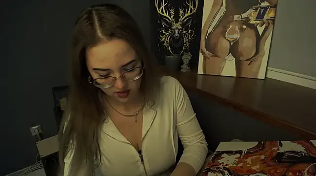 Snapshot of luxie_milady chatting on 03.21.25 luxie milady online show from 03.21.25