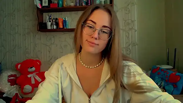 Snapshot of luxie_milady chatting on 10.01.25 luxie milady online show from 10.01.25