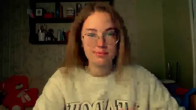 Snapshot of luxie_milady chatting on 10.04.25 luxie milady online show from 10.04.25