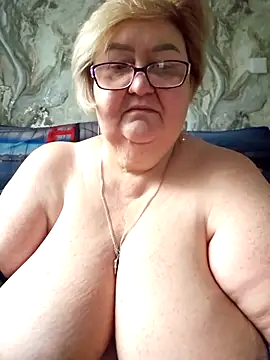 Snapshot of Awn290668 chatting on 10.14.25 Awn290668 online show from 10.14.25