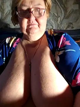 Snapshot of Awn290668 chatting on 11.04.25 Awn290668 online show from 11.04.25