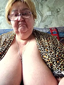 Awn290668 online show from 04.21.26