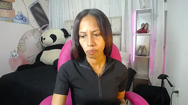 EMMA SWEETT1 online show from 11.25.25