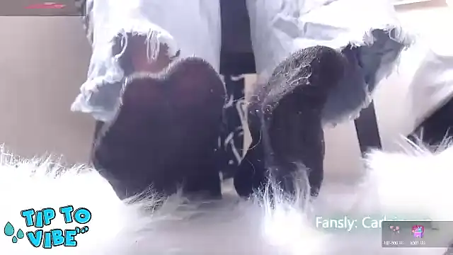 carlajames  online show from 01.10.25