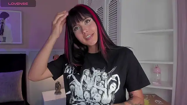 Snapshot of naoko_kirino chatting on 01.04.25 naoko kirino online show from 01.04.25