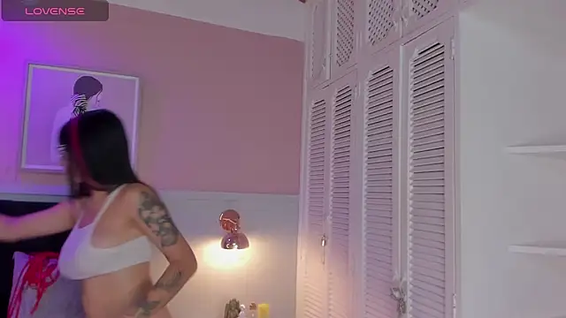 Snapshot of naoko_kirino chatting on 01.05.25 naoko kirino online show from 01.05.25