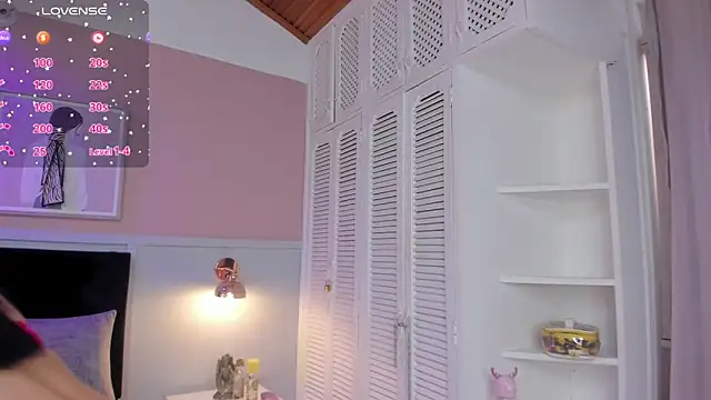 Snapshot of naoko_kirino chatting on 01.25.25 naoko kirino online show from 01.25.25