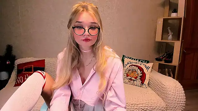 Snapshot of BoysLoveBlondee chatting on 01.15.25 BoysLoveBlondee online show from 01.15.25
