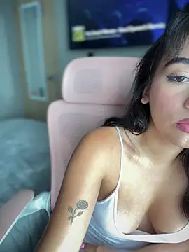 Snapshot of veronicaapink chatting on 02.22.25 veronicaapink online show from 02.22.25