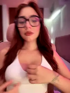 Snapshot of veronicaapink chatting on 10.26.25 veronicaapink online show from 10.26.25