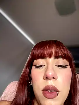 Snapshot of veronicaapink chatting on 11.12.25 veronicaapink online show from 11.12.25