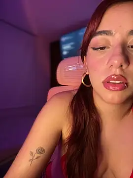 Snapshot of veronicaapink chatting on 11.20.25 veronicaapink online show from 11.20.25