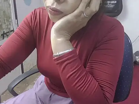 JuliaCiona online show from 11.11.25