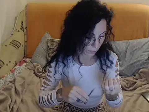 Emmatoo online show from 11.02.25