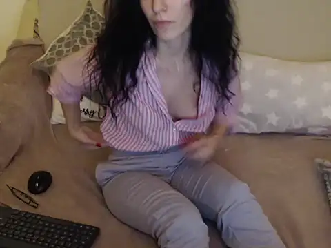 Snapshot of Emmatoo chatting on 02.13.26 Emmatoo online show from 02.13.26