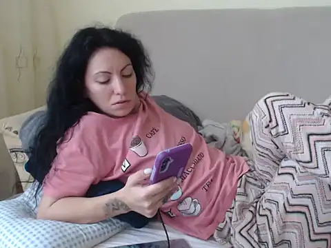 Snapshot of Emmatoo chatting on 02.24.26 Emmatoo online show from 02.24.26