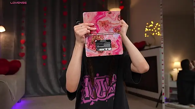 Snapshot of Amely_Young chatting on 02.15.26 Amely Young online show from 02.15.26