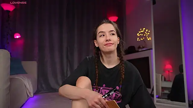 Snapshot of Amely_Young chatting on 02.21.26 Amely Young online show from 02.21.26