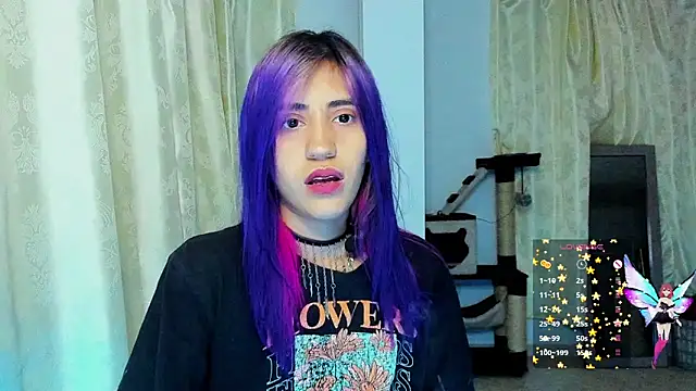 Snapshot of linnie_ chatting on 12.02.24 linnie  online show from 12.02.24